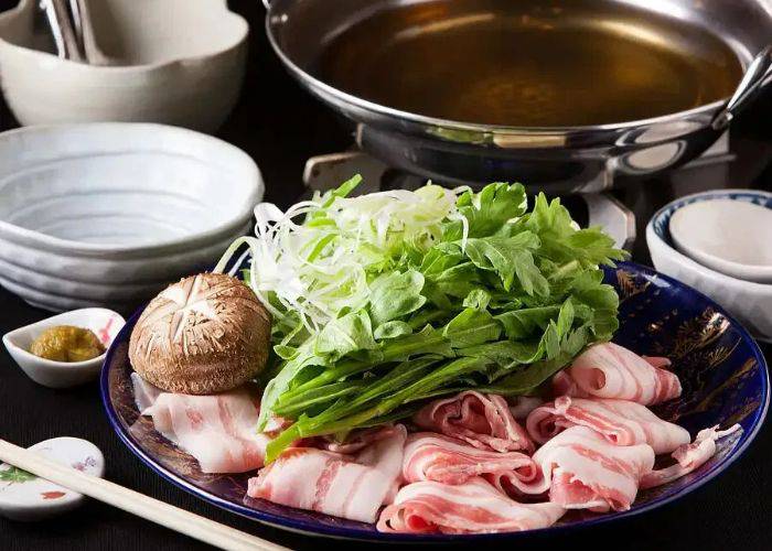 The hot pot platter at Hakata Hodoyoshi, a beloved restaurant in Fukuoka.